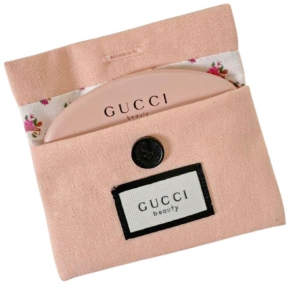 Gucci Other - Gucci Pink Hair comb with Pouch GWP